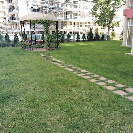 Rose Garden Omax Apartments ซันนีบีช ภายนอก รูปภาพ