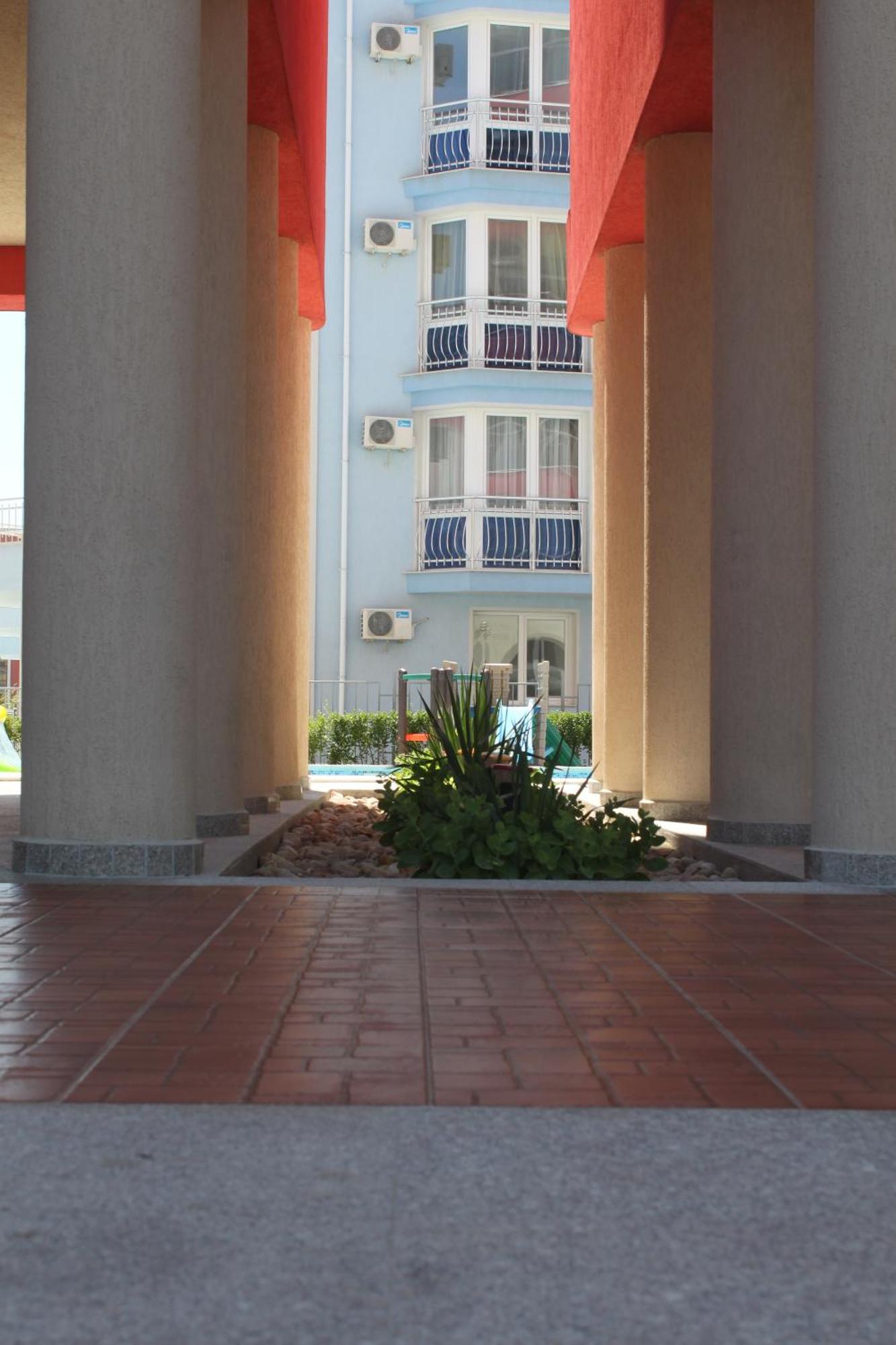 Rose Garden Omax Apartments ซันนีบีช ภายนอก รูปภาพ