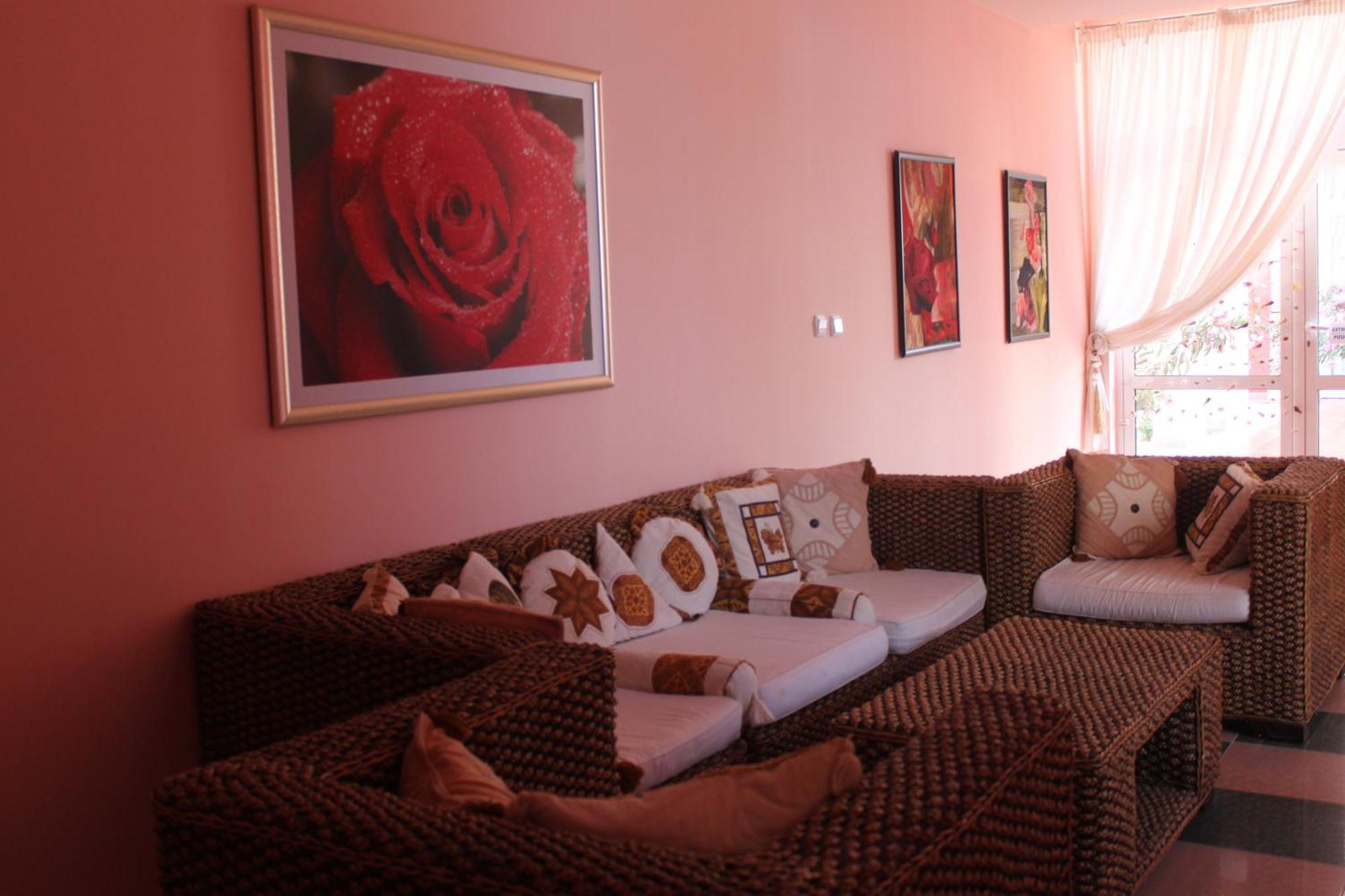 Rose Garden Omax Apartments ซันนีบีช ภายนอก รูปภาพ