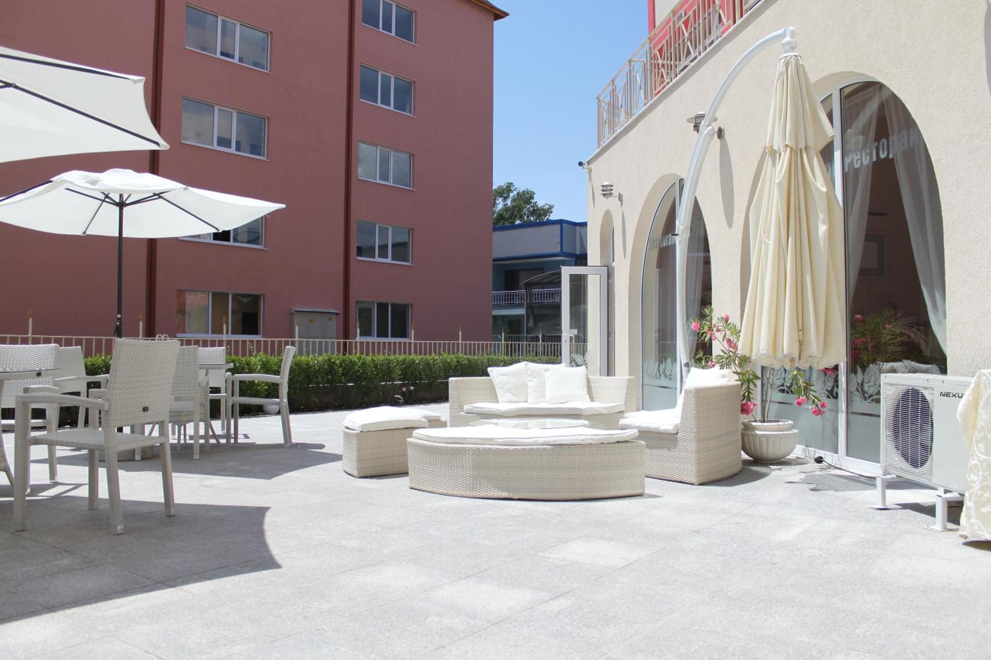 Rose Garden Omax Apartments ซันนีบีช ภายนอก รูปภาพ