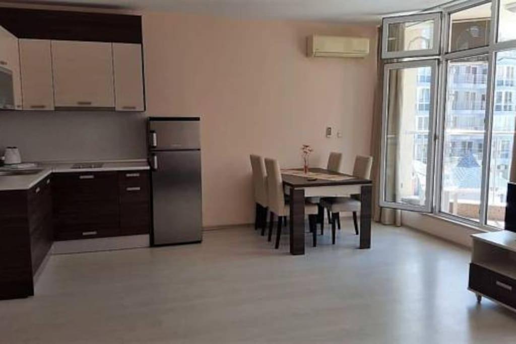 Rose Garden Omax Apartments ซันนีบีช ภายนอก รูปภาพ